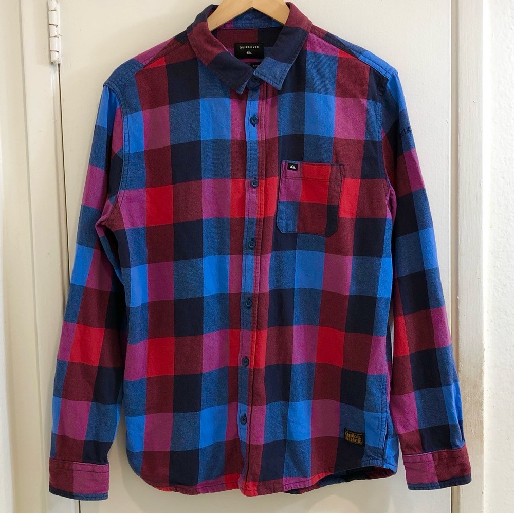 Quicksilver Plaid ButtonUp Longsleeve Flannel Chest Pocket Curved Hem Size Small